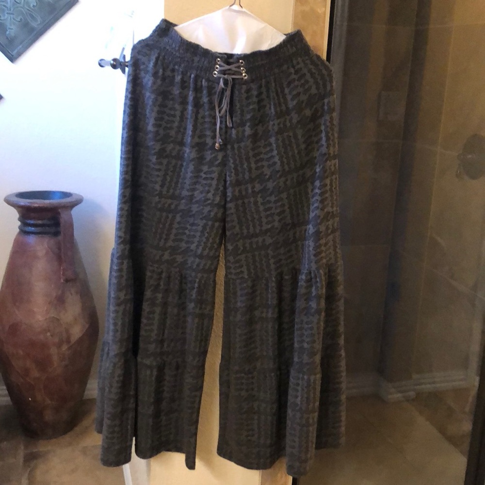 Wide leg knit charcoal pants